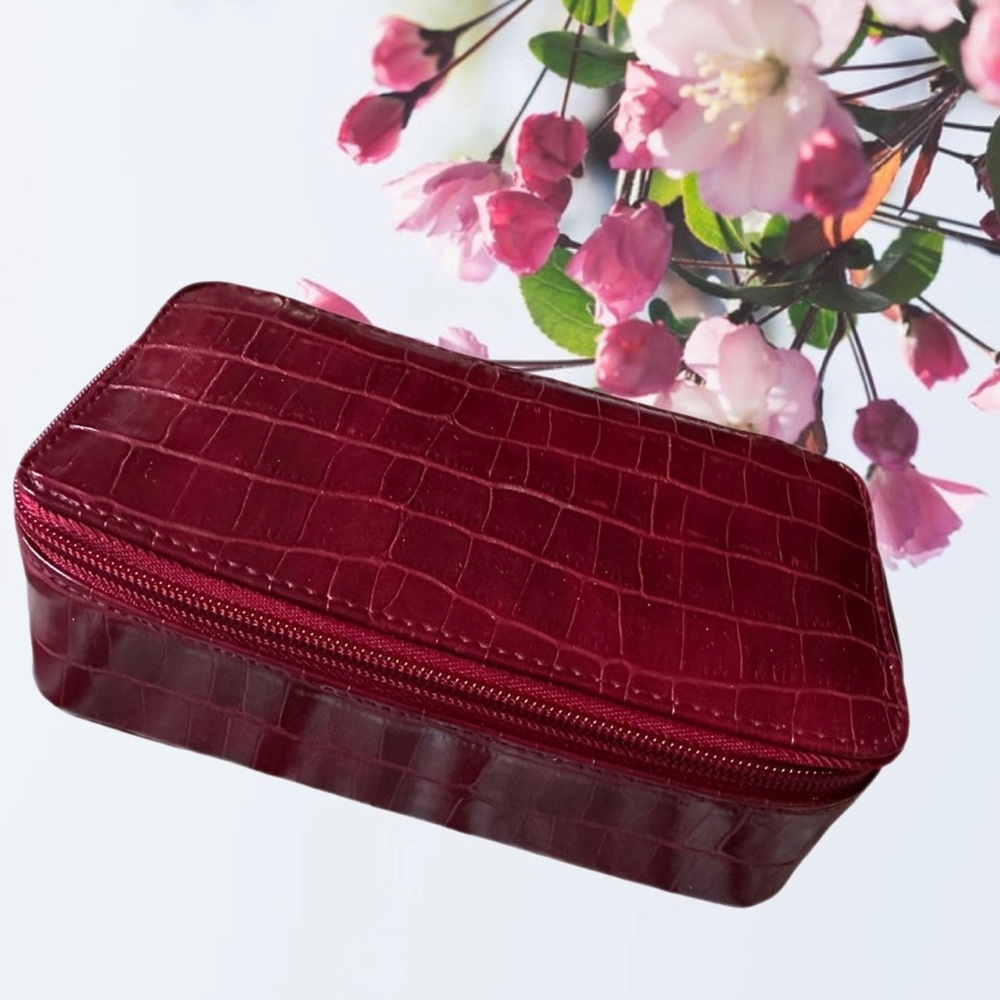 Ellen Tracy Red Croc Embossed Zippered Cosmetic Case NWOT